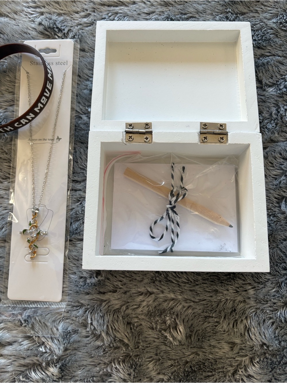 Religious Bundle - Picture 15 of 16